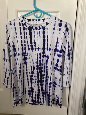 White Top with Navy Tie-Dye Dot Stripe Pattern